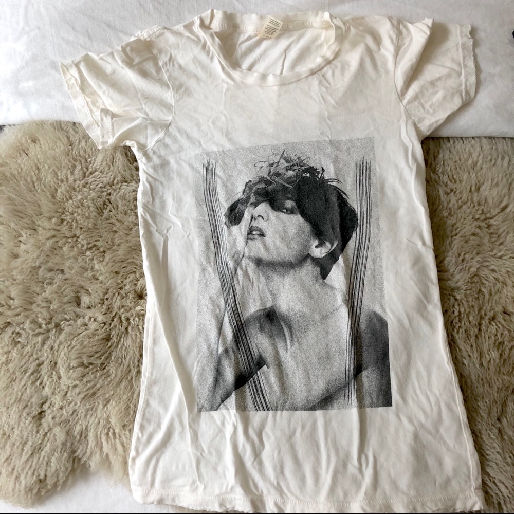 Graphic tee